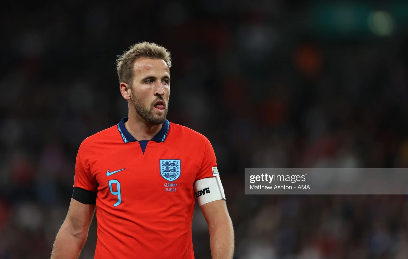 九游-关于凯恩重返赛场，比赛局势复杂首场状态出色，澳大利亚队观众沸腾！比赛高潮迭起的信息