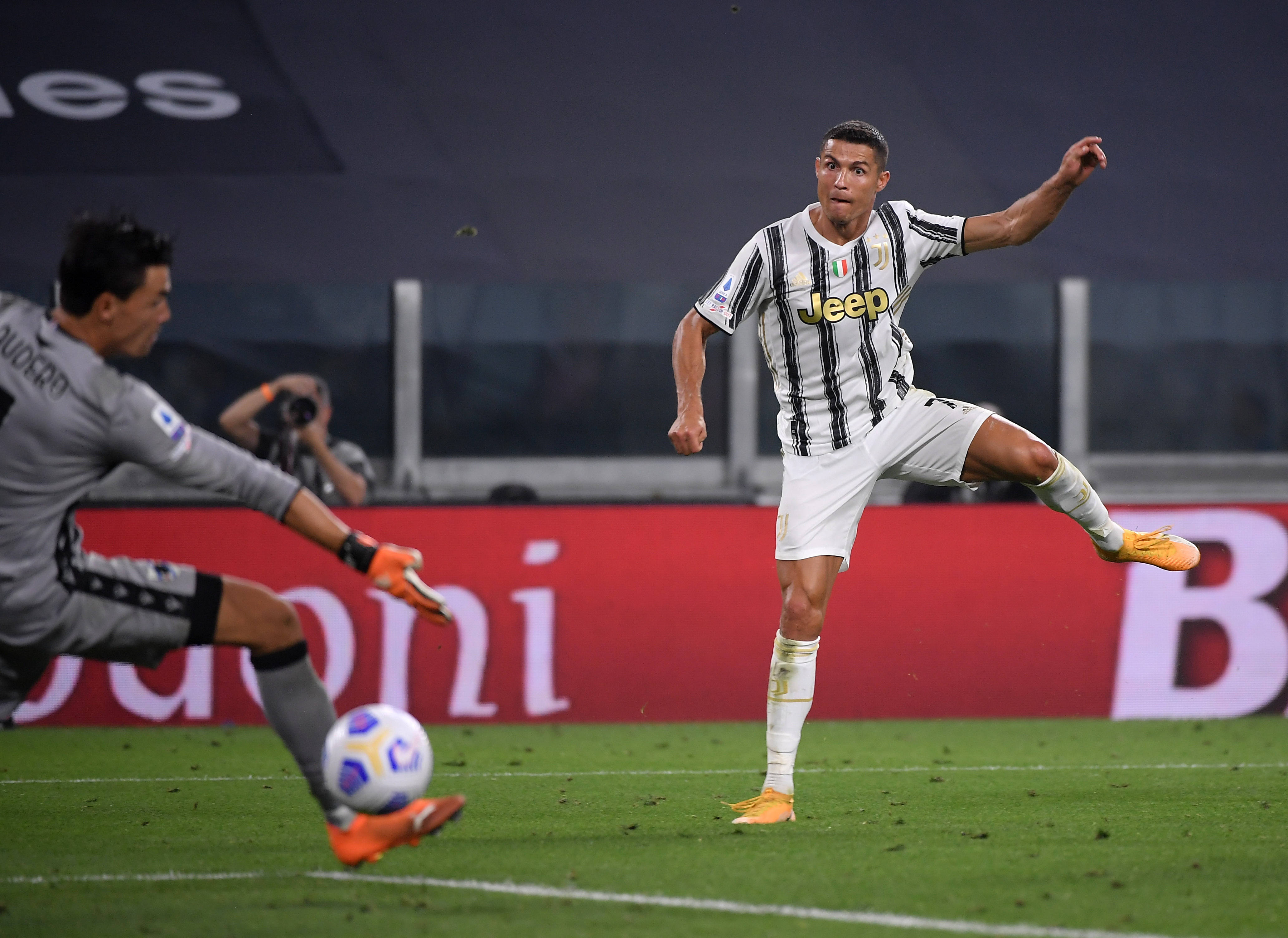 九游体育-C罗连续十场比赛得分超过高光表现，尤文图斯挑战极限！的简单介绍